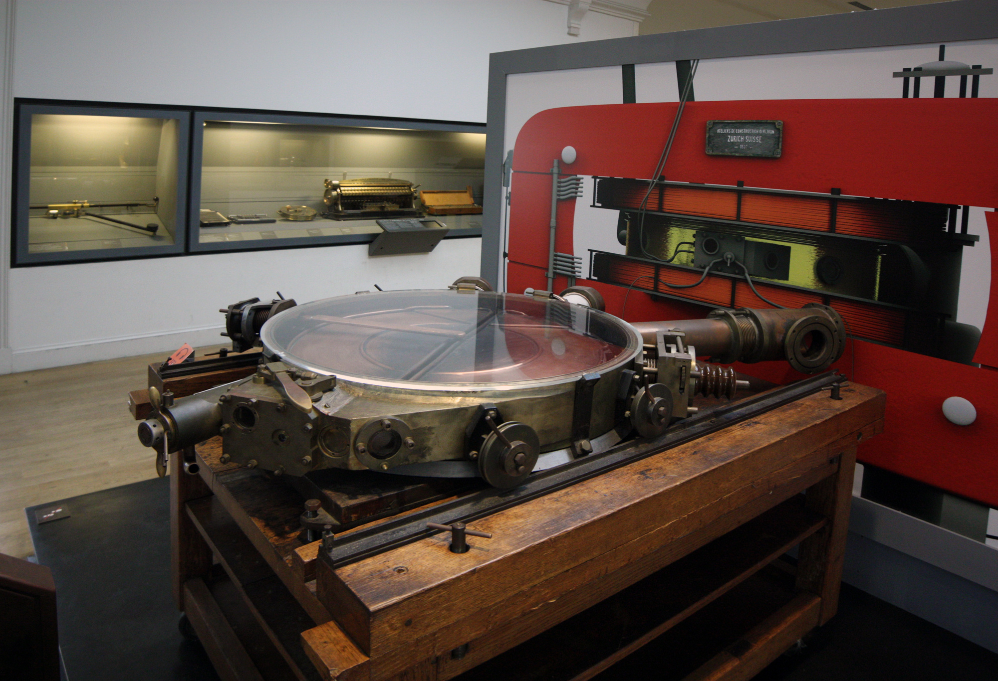 1937-French-cyclotron.jpg