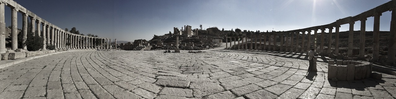 ruins-679394_1280.jpg
