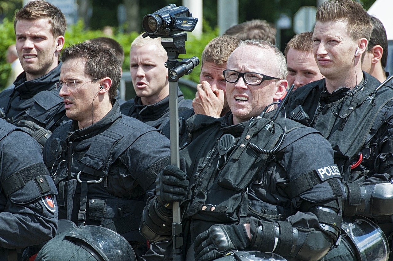 monitoring-600691_1280.jpg