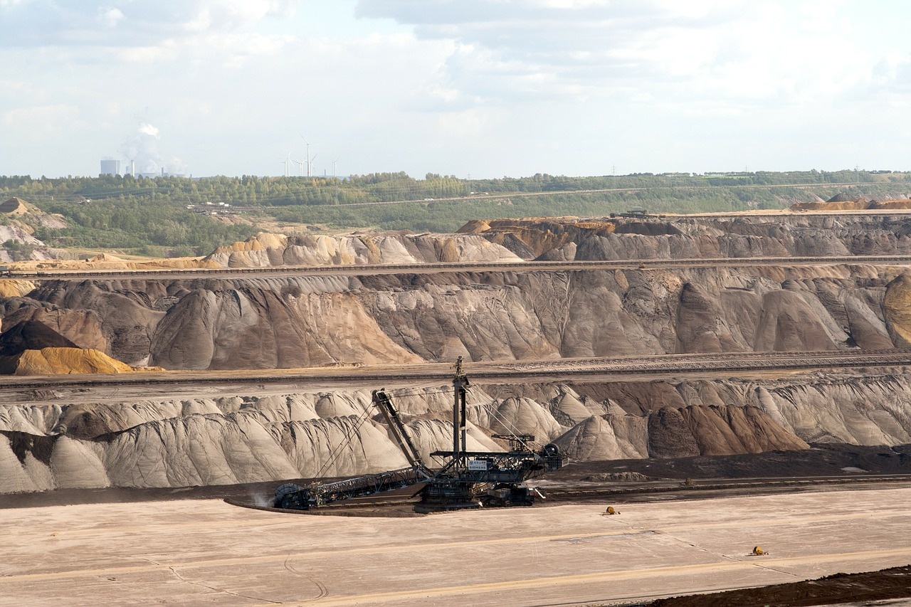 brown-coal-mining-111366_1280.jpg