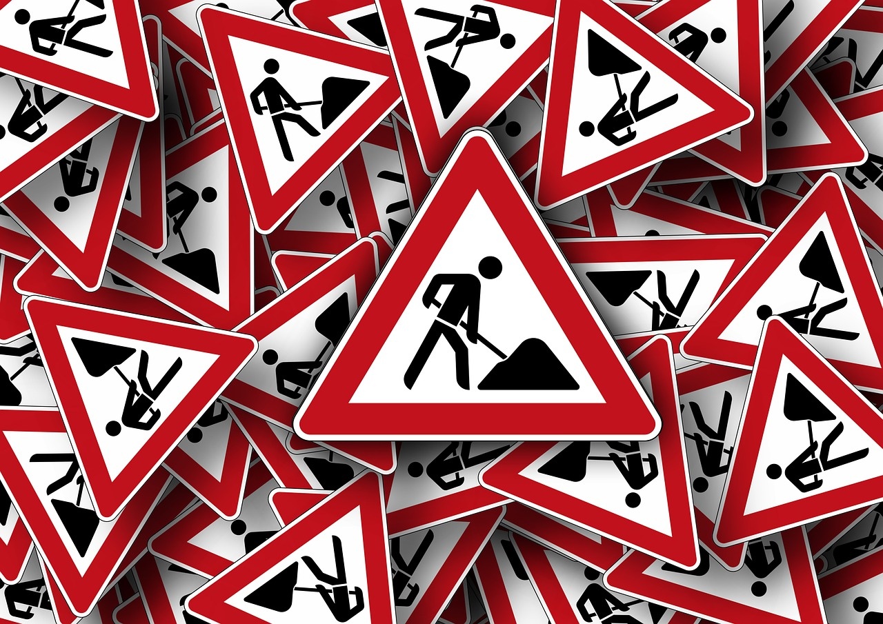 road-sign-663360_1280.jpg