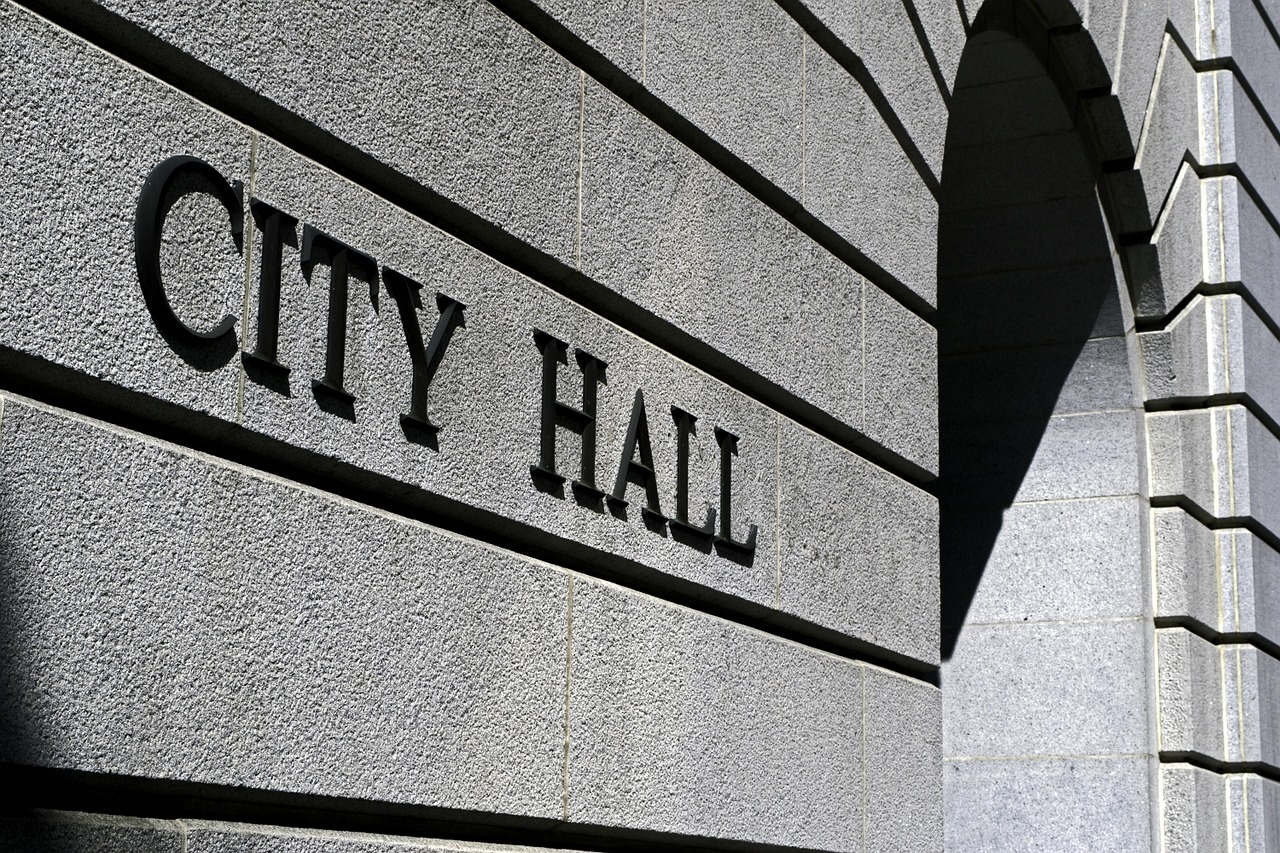 city-hall-719963_1280.jpg