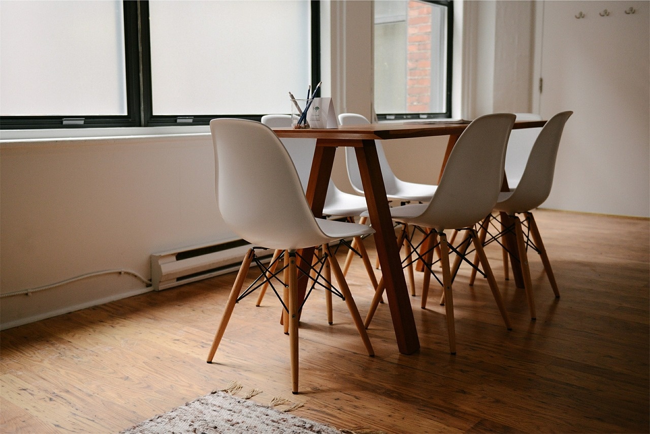 table-629772_1280.jpg