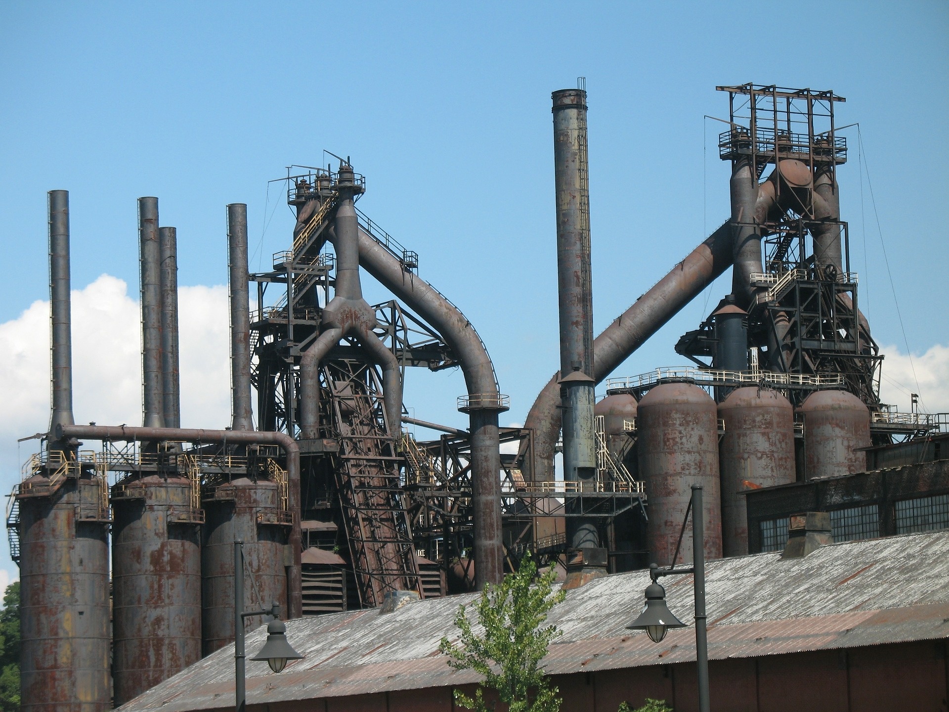 factory-265668_1920.jpg