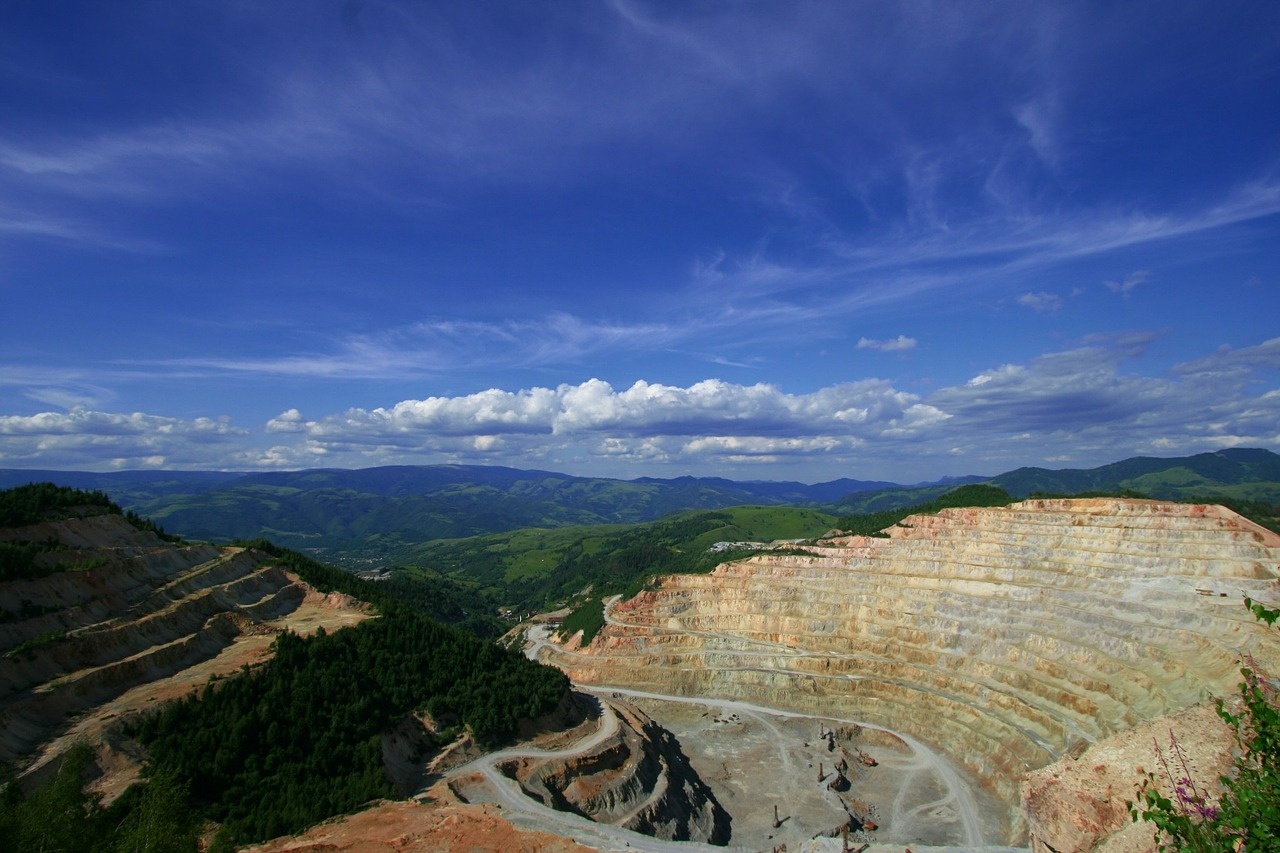 mine-481754_1280.jpg