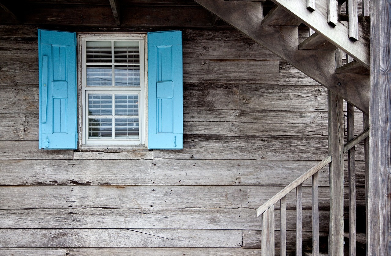 shutters-669296_1280.jpg