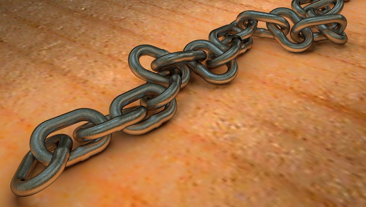 chain-257492_1280.jpg