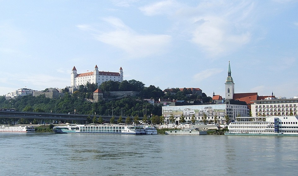 bratislava-456812_960_720.jpg