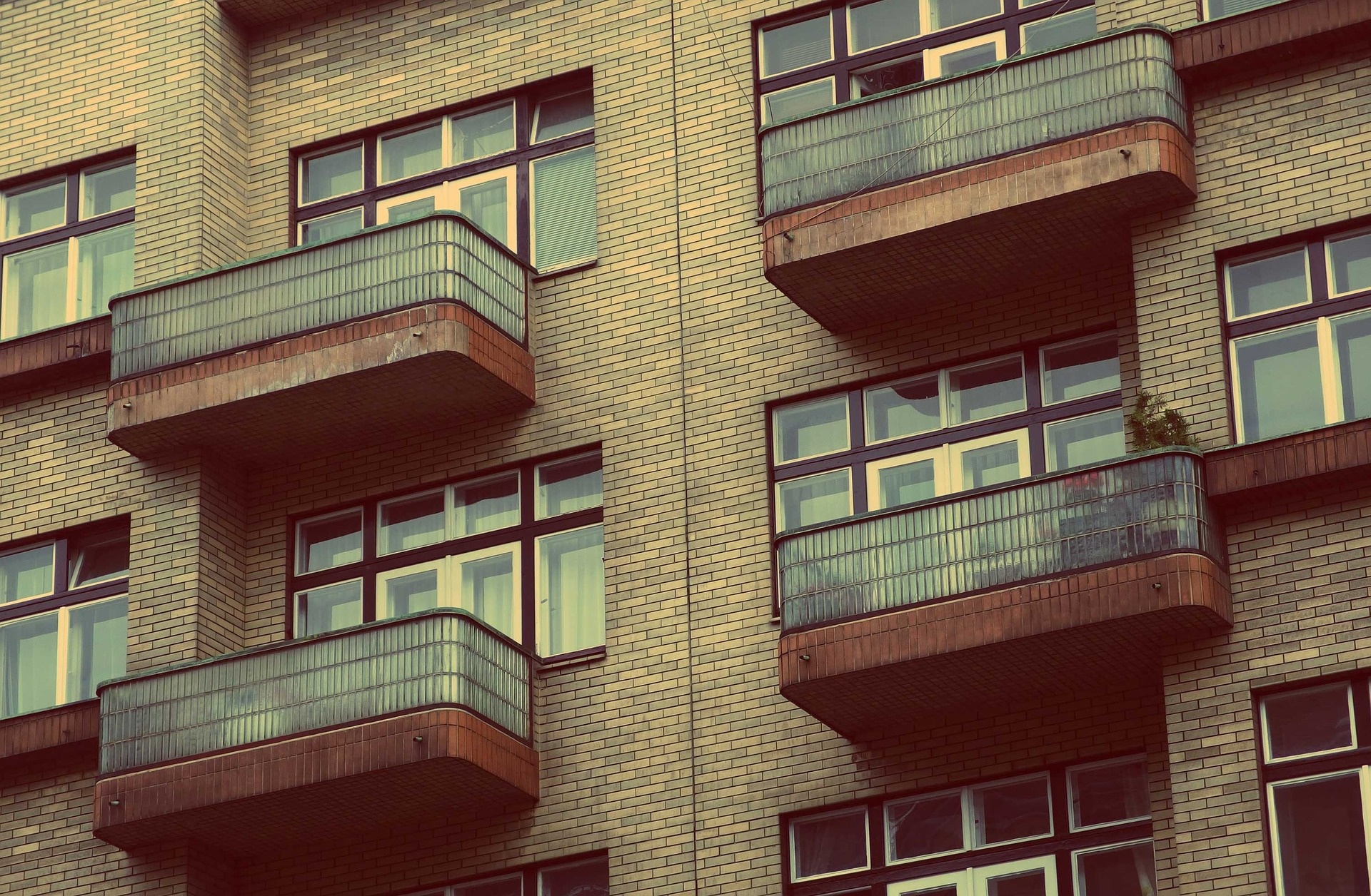 apartments-924786_1920.jpg