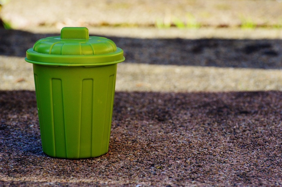 garbage-can-1111448_960_720.jpg