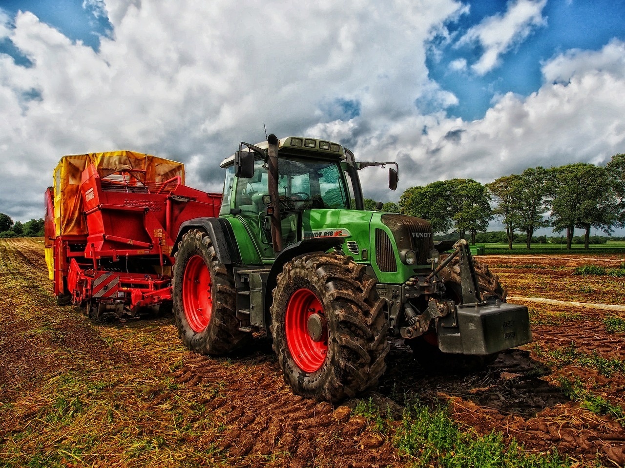 tractor-385681_1280.jpg