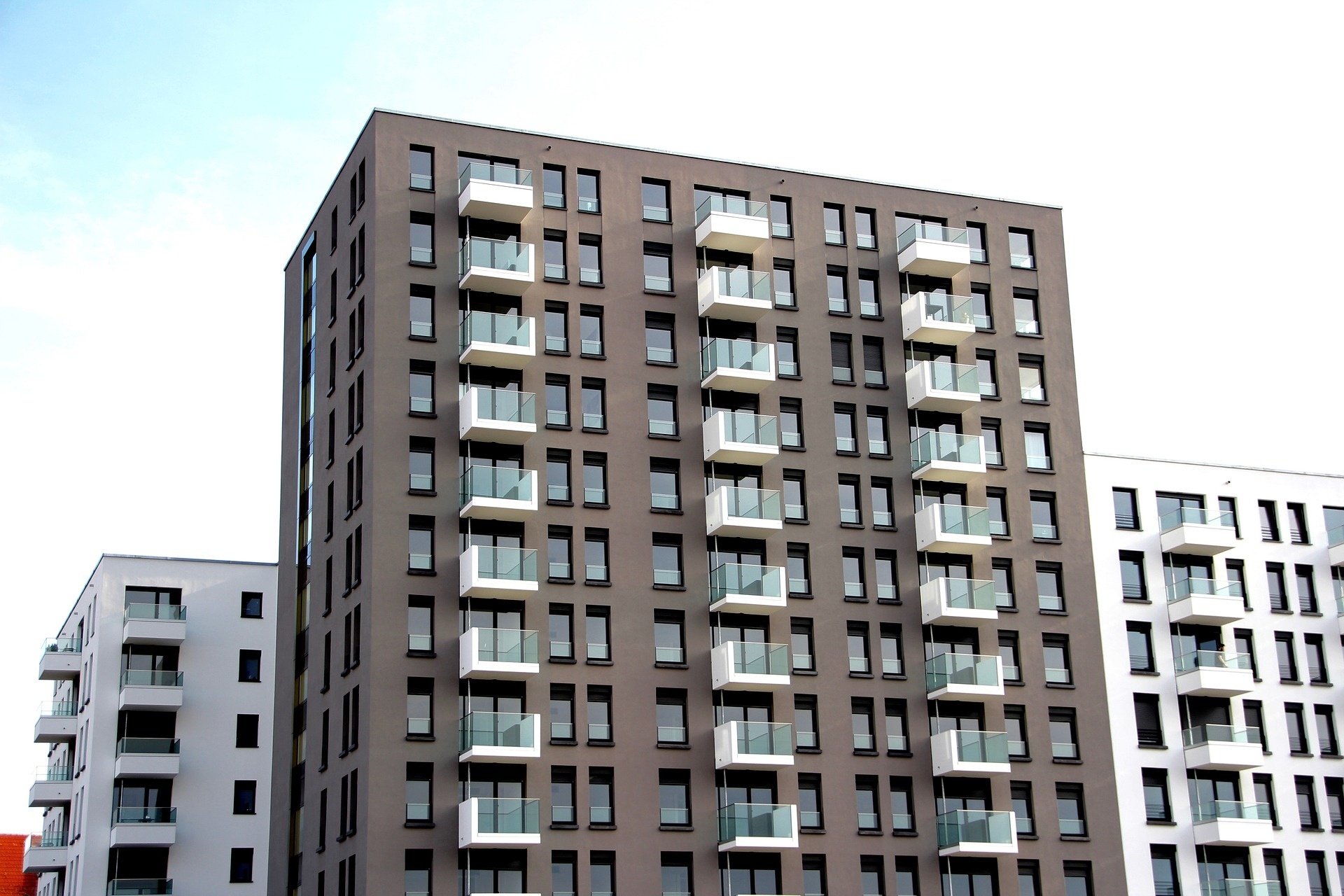 facade-1046677_1920.jpg