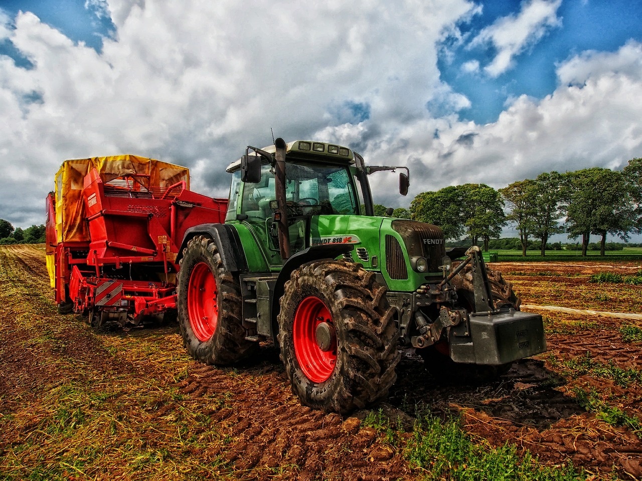 tractor-385681_1280.jpg