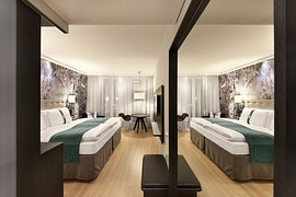 hotel-951396__180.jpg