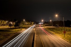 headlights-1150066__180.jpg