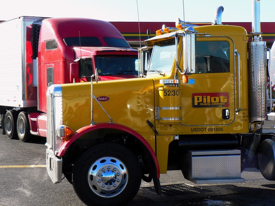truck-truck-963637_960_720.jpg