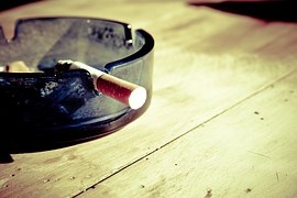 cigarette-599485__180.jpg