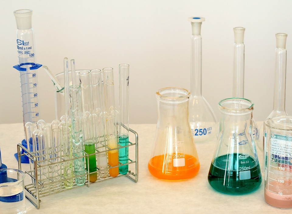 laboratory-1009178_960_720.jpg