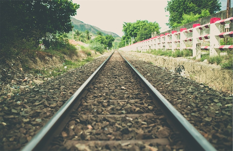 train-tracks-691642_960_720.jpg
