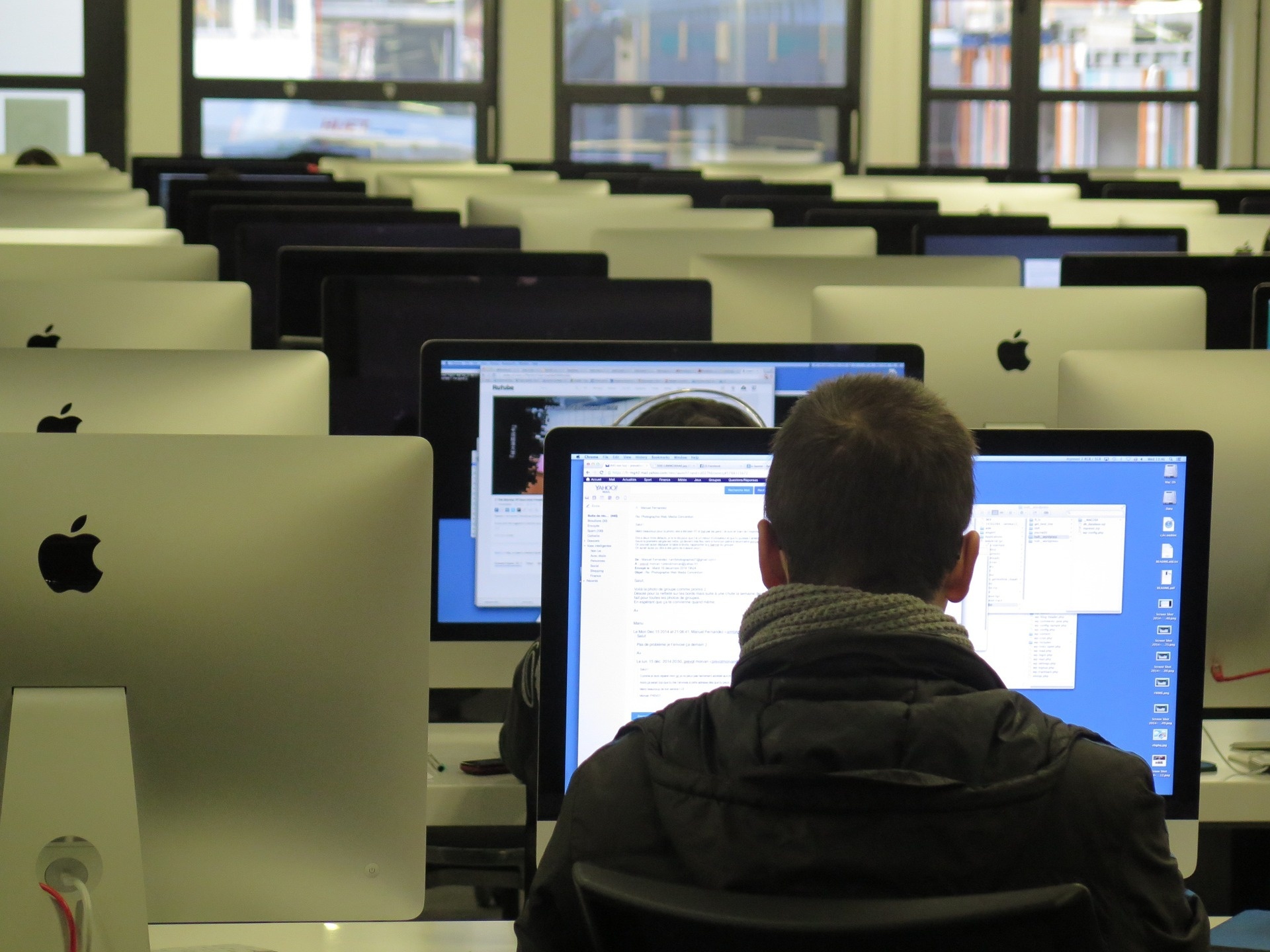 work-1001043_1920.jpg