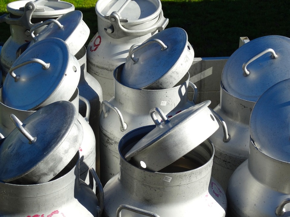 milk-cans-493706_960_720.jpg
