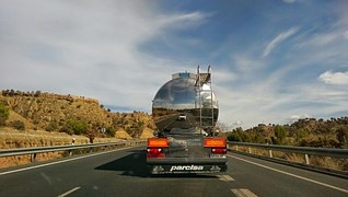 camion-766800__180.jpg