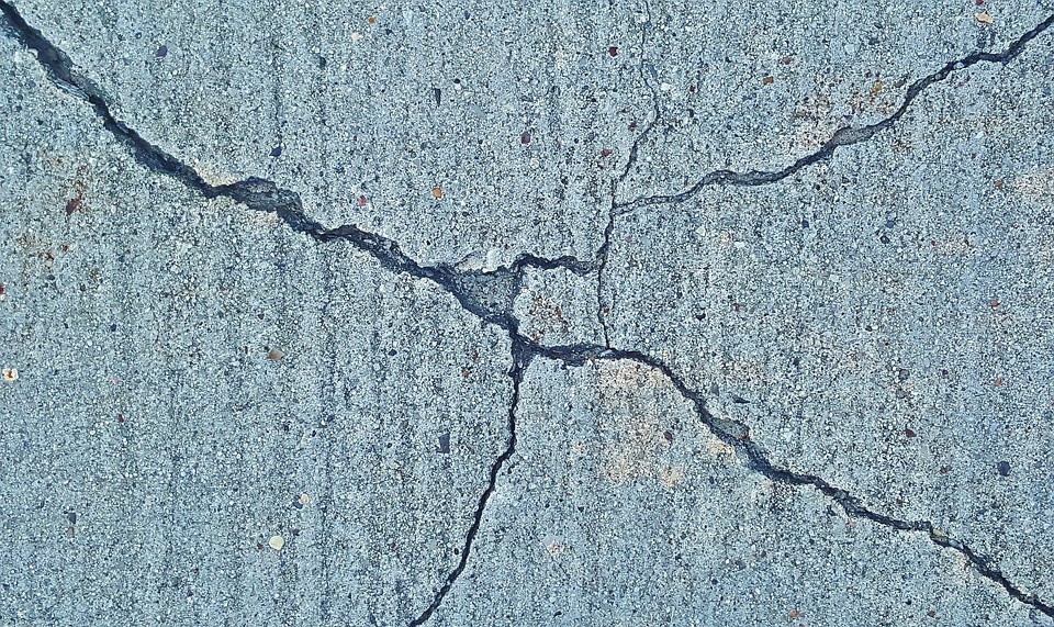 cracks-1287495_960_720.jpg