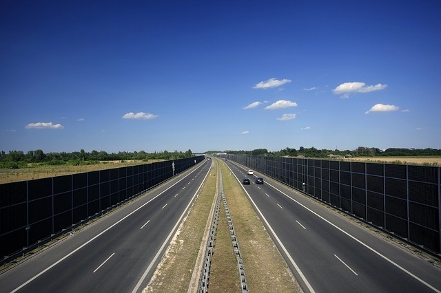 highway-1510852_640.jpg