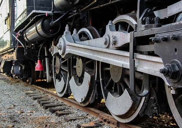 locomotive-594933_640.jpg
