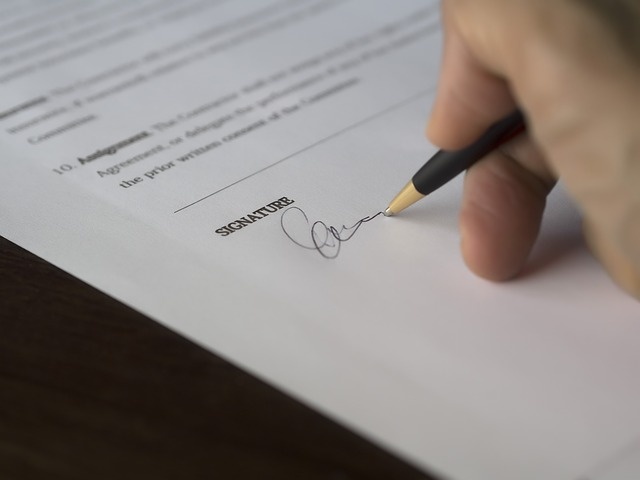 signature-962355_640.jpg
