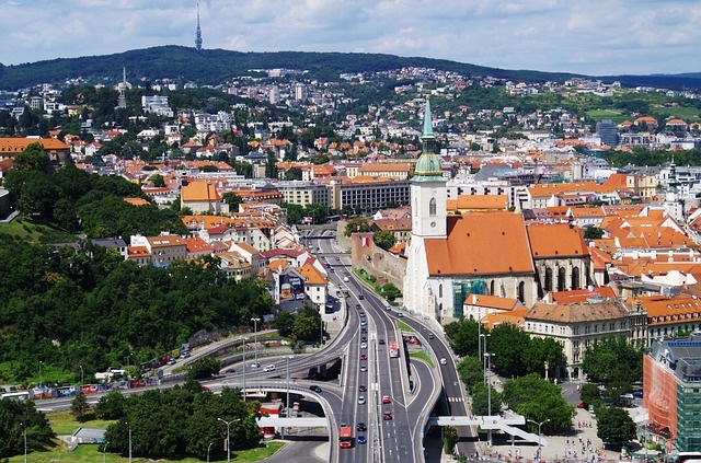 bratislava-1569359_640.jpg