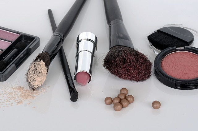 cosmetics-1367779_640.jpg