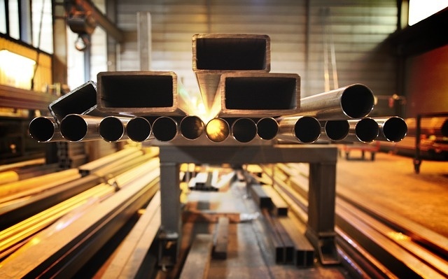 tube-898660_640.jpg