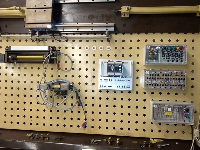 hydraulics-702093_640.jpg