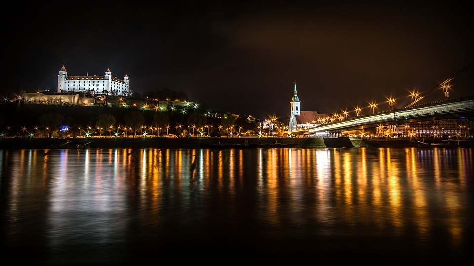 bratislava-1324653_960_720.jpg