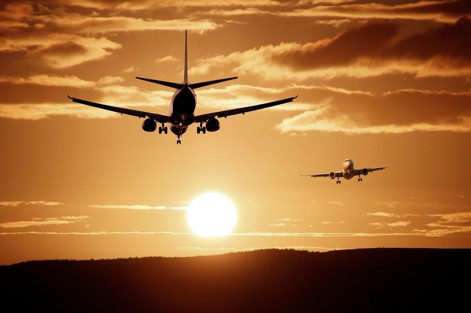 aircraft-513641_960_720.jpg