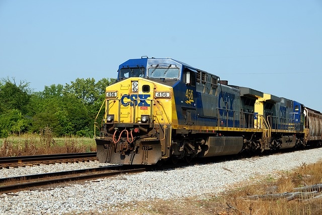 diesel-train-1633718_640.jpg