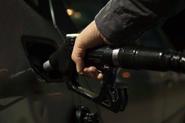 petrol-996617_640.jpg