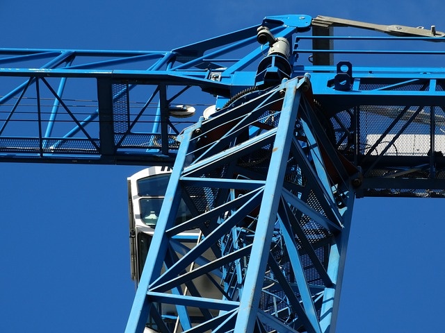 crane-482425_640.jpg