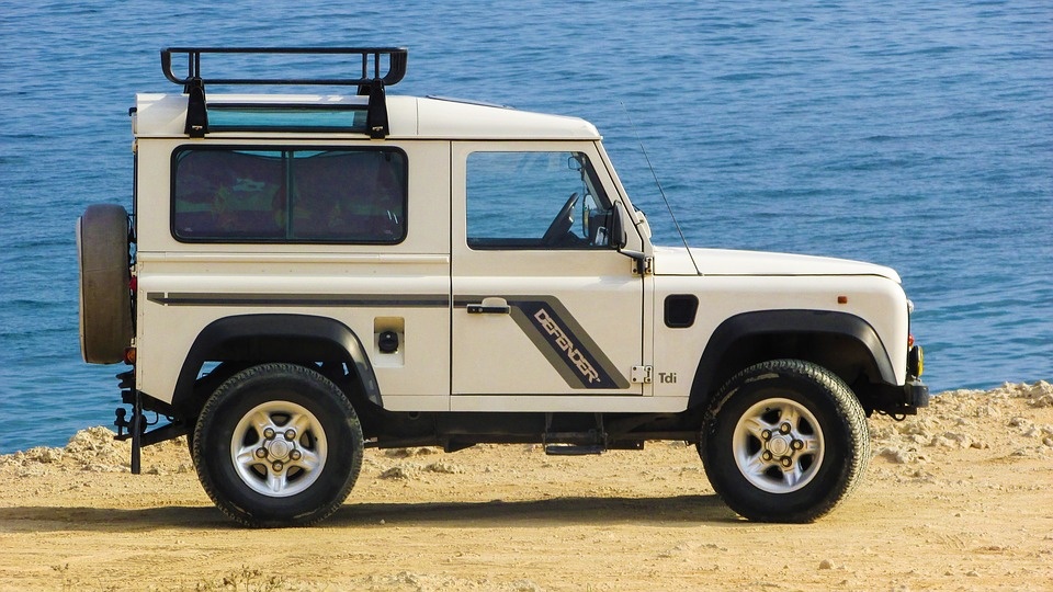 land-rover-1627085_960_720.jpg