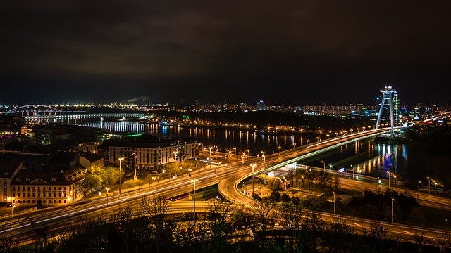 bratislava-1324693_640.jpg