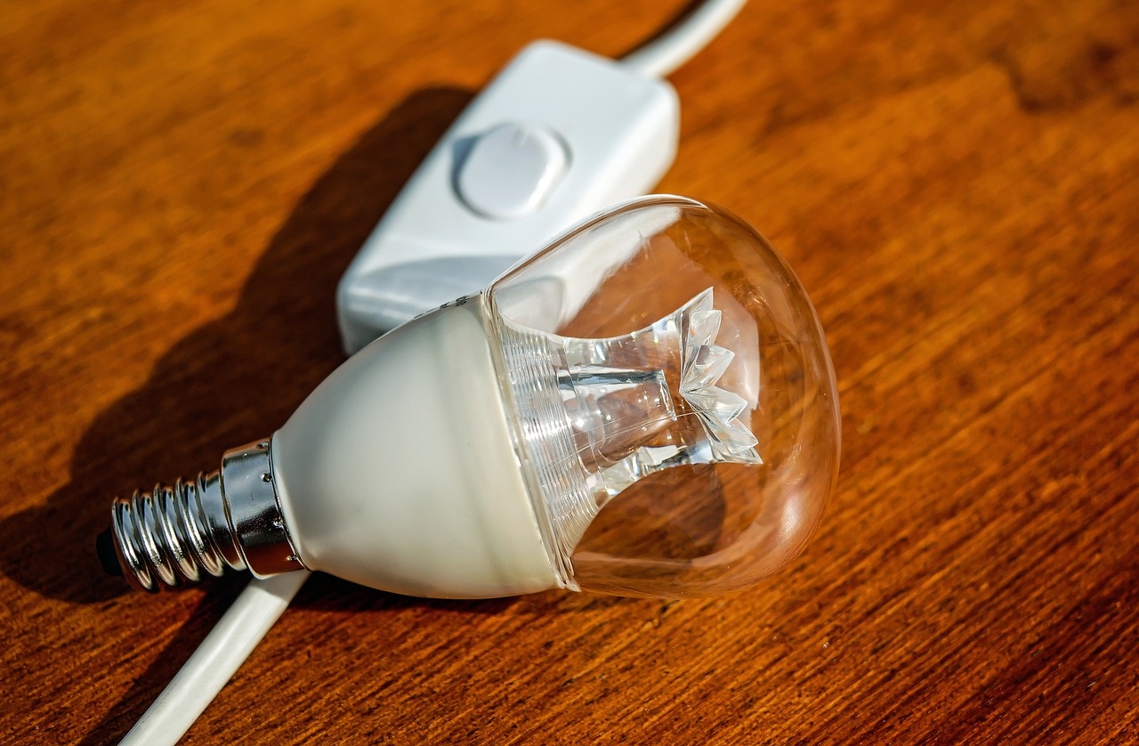 light-bulb-1640351_1280.jpg