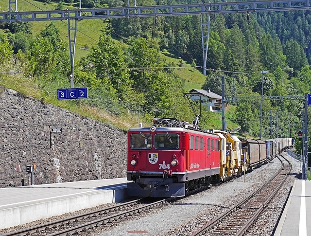rhaetian-railways-1612027_640.jpg