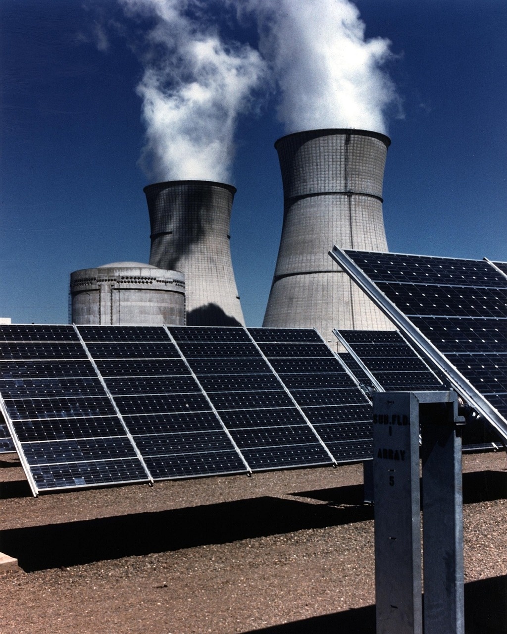solar-panel-array-1794485_1280.jpg