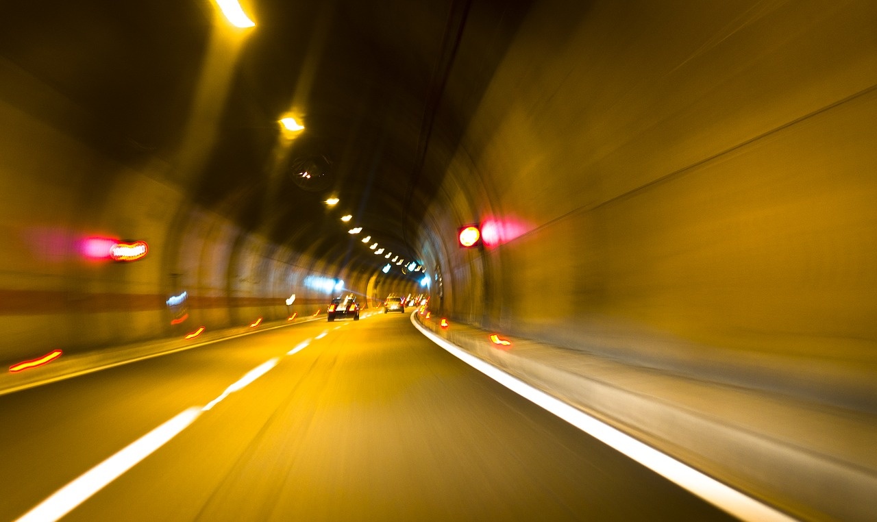 tunnel-2055970_1280(1).jpg