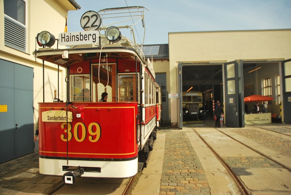 tram.jpg
