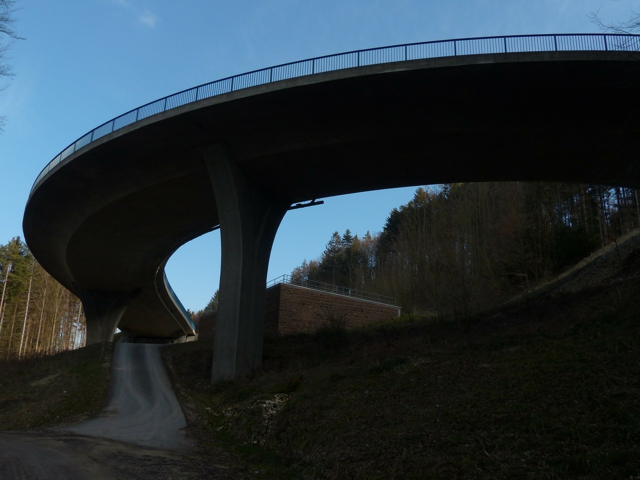 bridge-100751_1280(1).jpg