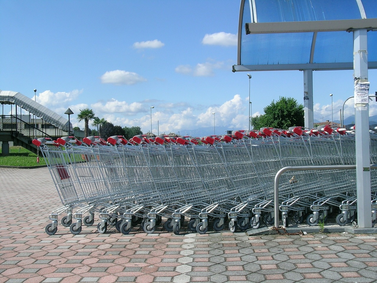 carts-419237_1280.jpg