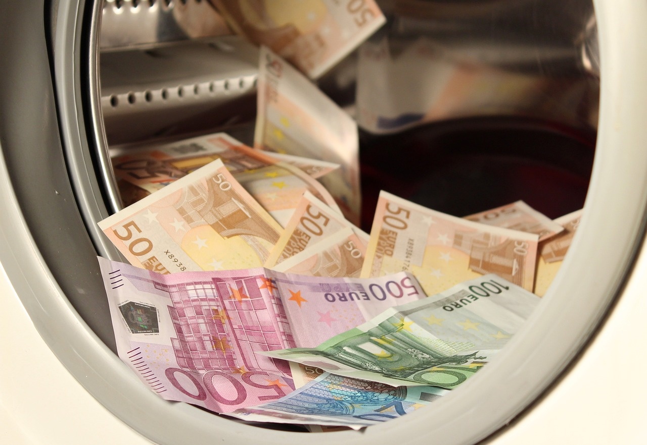 money-1050403_1280.jpg