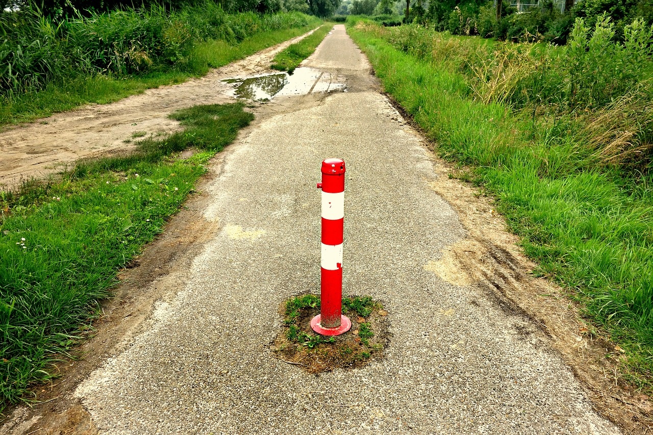adjustable-road-block-1845980_1280.jpg